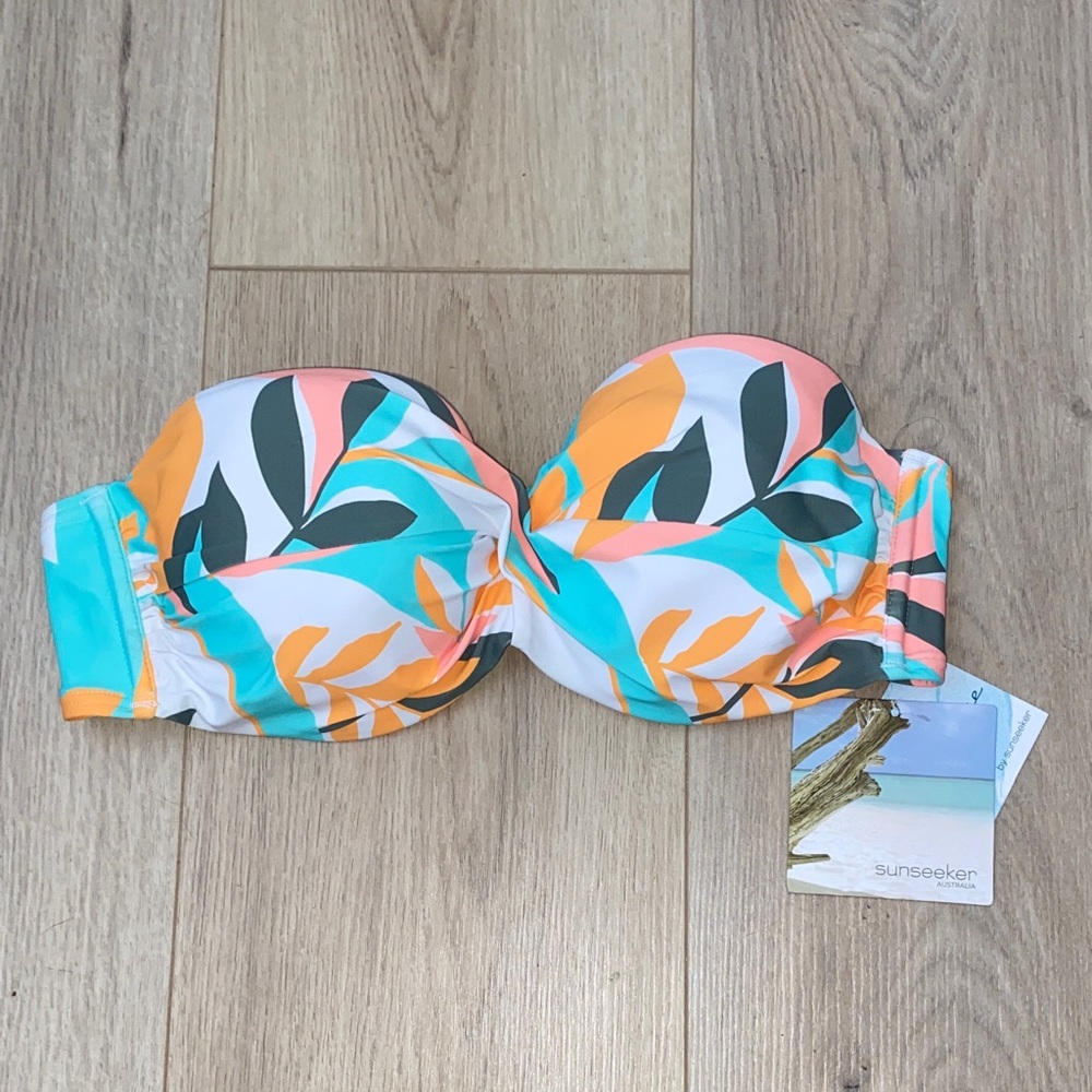 NWT 36B Sunseeker Tropical Print Bikini Top Only.